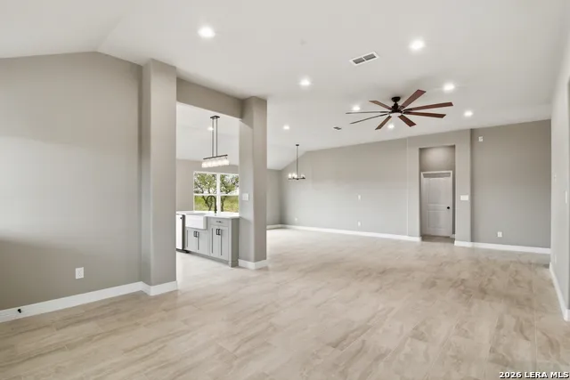 60 Friendship Hills Uvalde, TX 78801