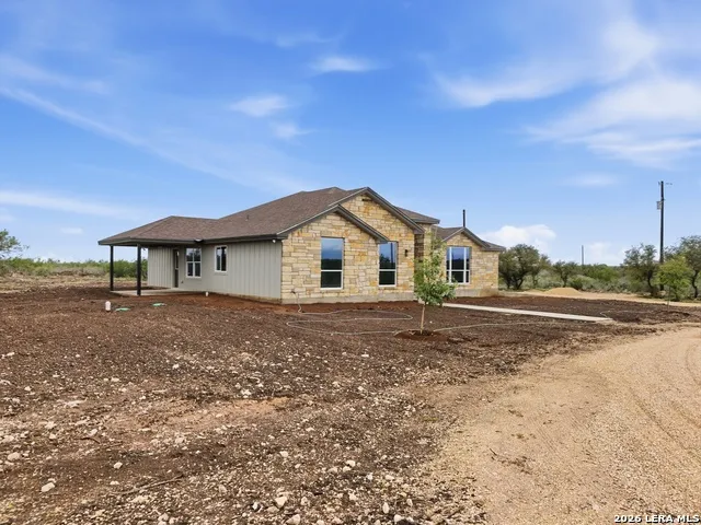 60 Friendship Hills Uvalde, TX 78801