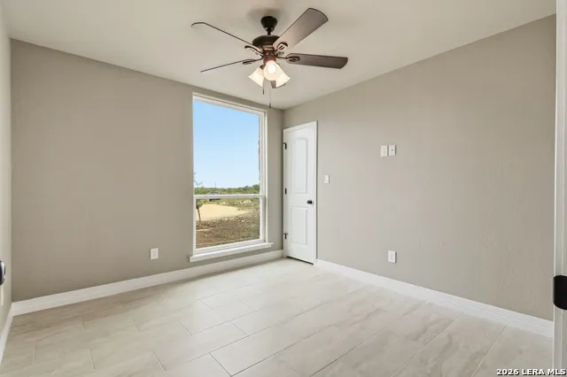 60 Friendship Hills Uvalde, TX 78801