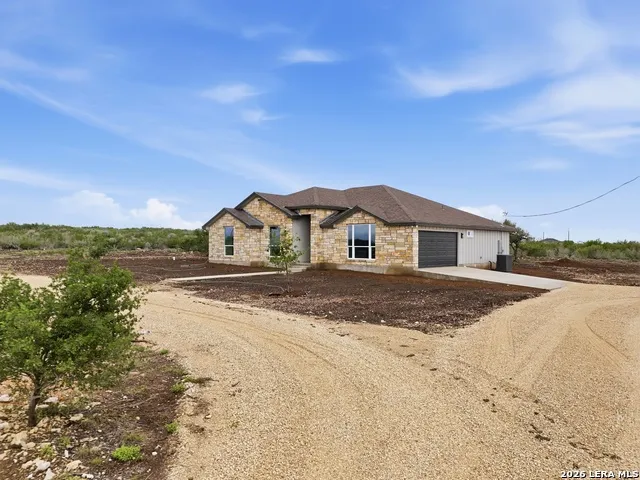 60 Friendship Hills Uvalde, TX 78801
