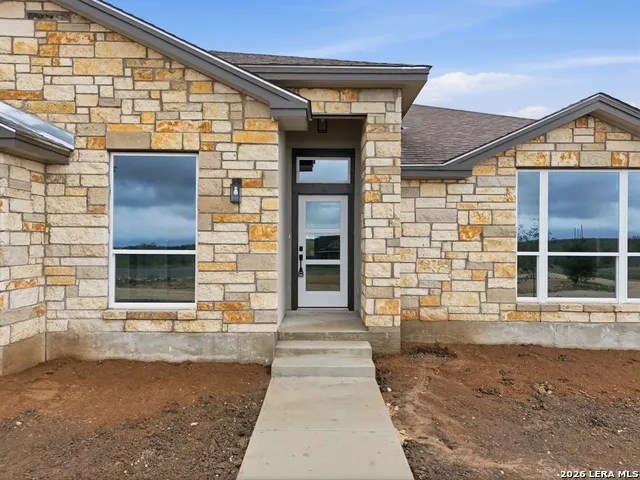 60 Friendship Hills Uvalde, TX 78801
