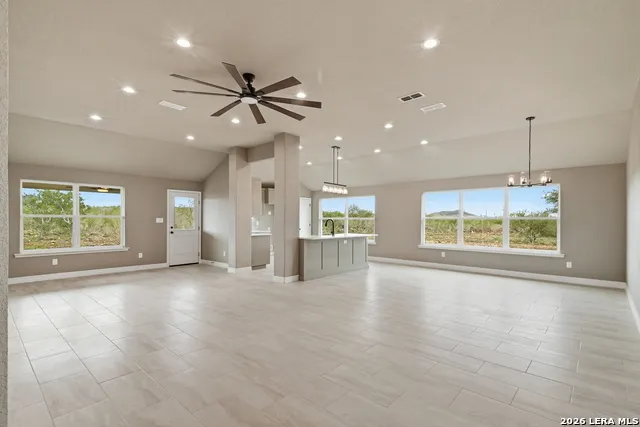 60 Friendship Hills Uvalde, TX 78801