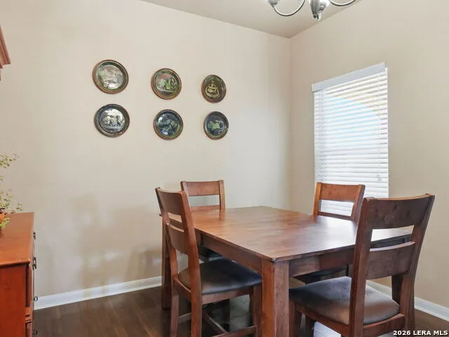 225 Greenway Dr Seguin, TX 78155