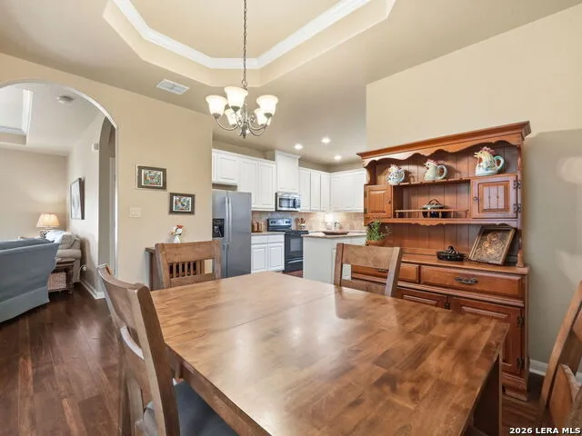 225 Greenway Dr Seguin, TX 78155