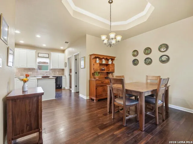 225 Greenway Dr Seguin, TX 78155
