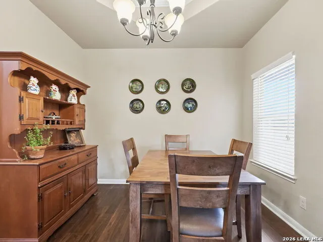 225 Greenway Dr Seguin, TX 78155