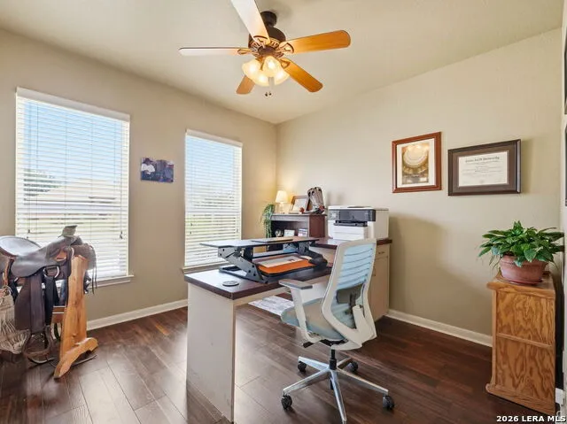 225 Greenway Dr Seguin, TX 78155