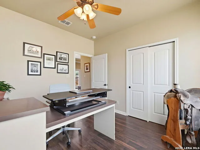 225 Greenway Dr Seguin, TX 78155
