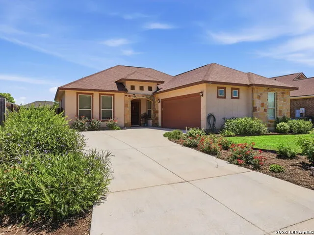 225 Greenway Dr Seguin, TX 78155