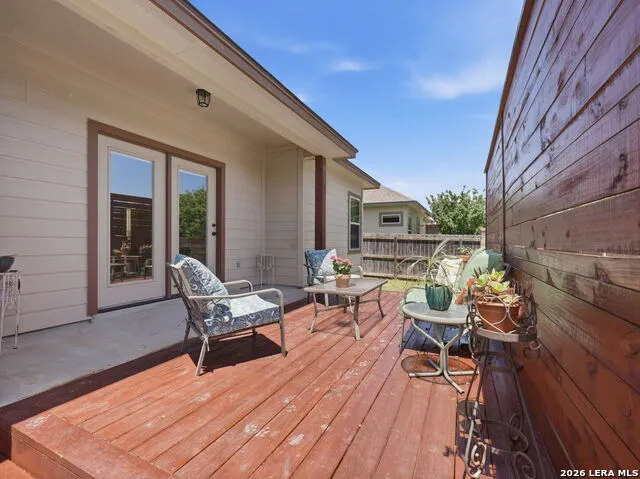225 Greenway Dr Seguin, TX 78155