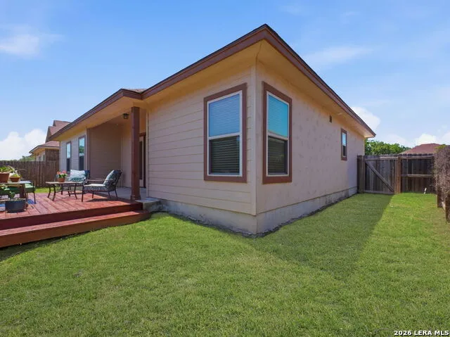 225 Greenway Dr Seguin, TX 78155