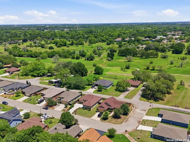225 Greenway Dr Seguin, TX 78155