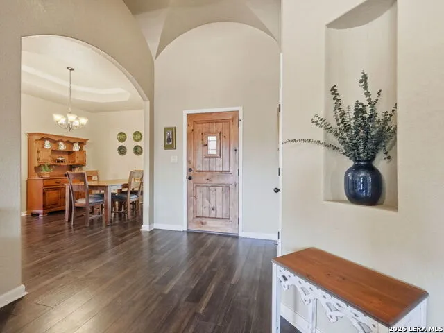 225 Greenway Dr Seguin, TX 78155