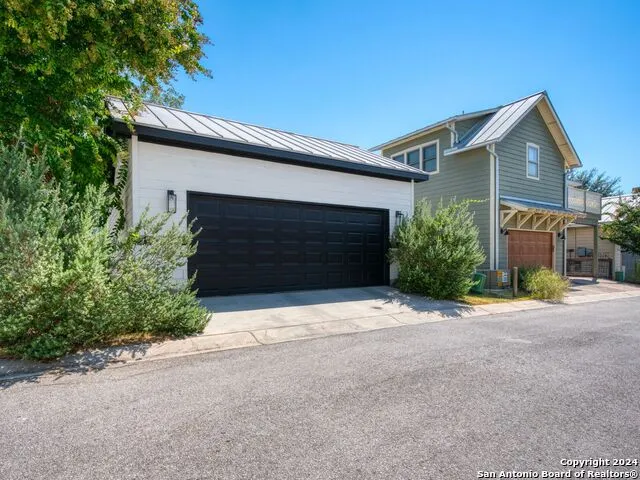 613 SPRINGS NURSERY New Braunfels, TX 78130