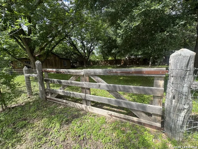 413 Petersburg Castroville, TX 78009