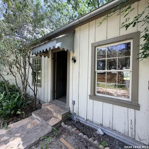 413 Petersburg Castroville, TX 78009