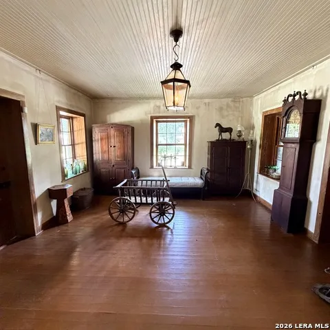 413 Petersburg Castroville, TX 78009