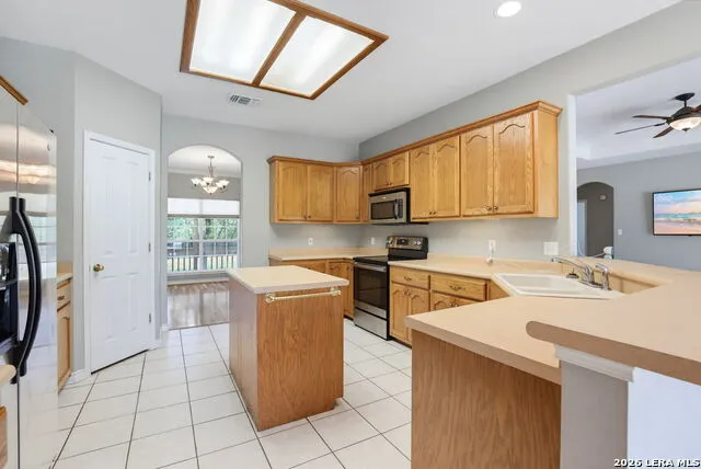 1220 Country View Dr., La Vernia, TX 78121