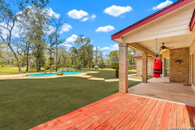 1220 Country View Dr., La Vernia, TX 78121
