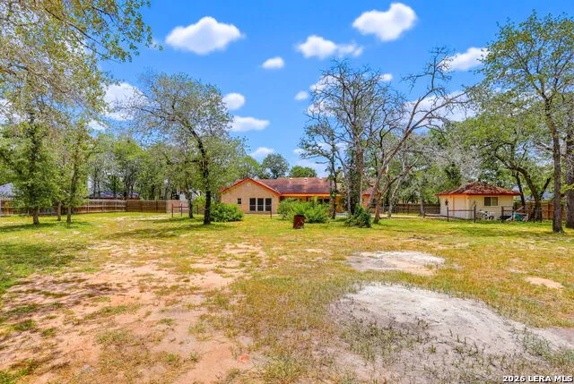 1220 Country View Dr., La Vernia, TX 78121