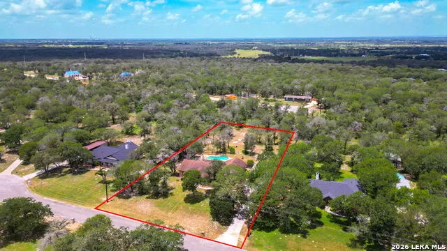 1220 Country View Dr., La Vernia, TX 78121