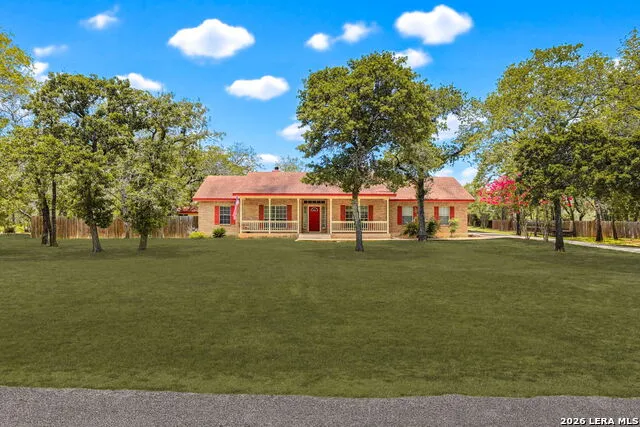 1220 Country View Dr., La Vernia, TX 78121