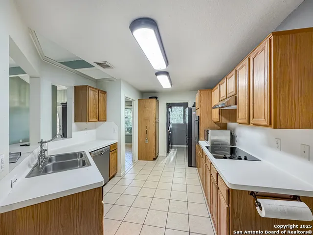 2741 Connie Canyon Lake, TX 78133