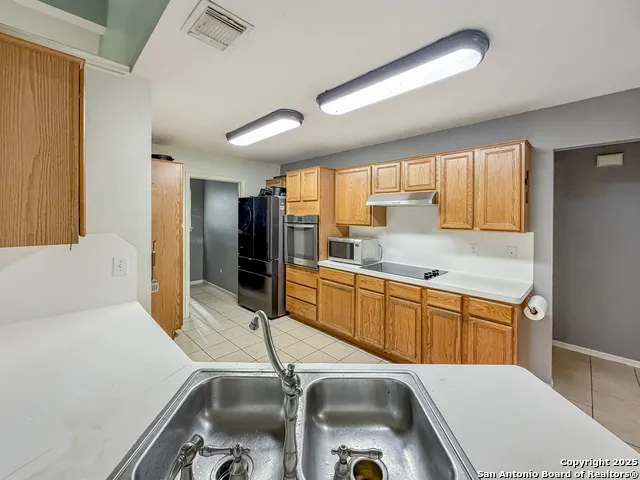 2741 Connie Canyon Lake, TX 78133