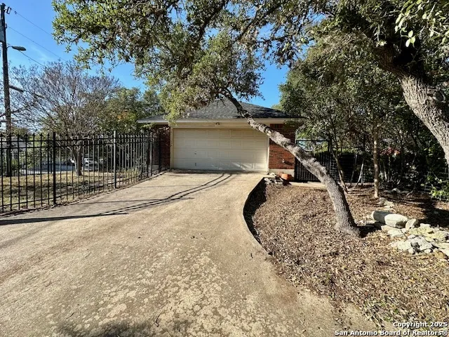 2741 Connie Canyon Lake, TX 78133