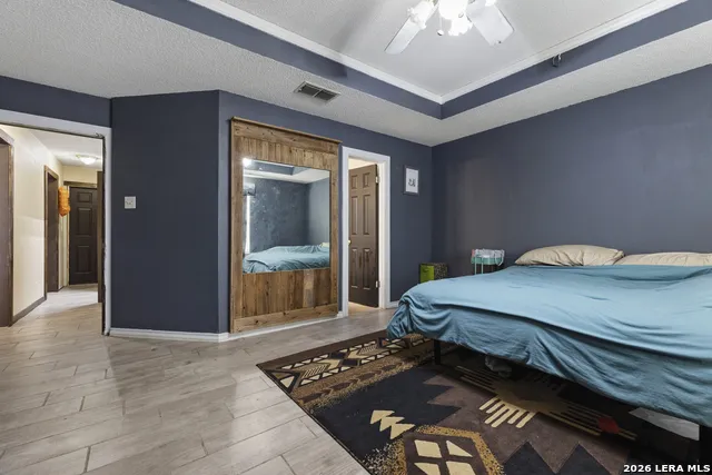 126 WOODLAND DR Pleasanton, TX 78064