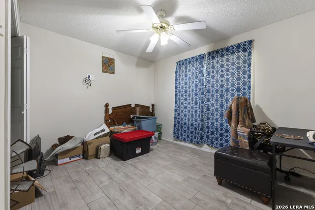 126 WOODLAND DR Pleasanton, TX 78064