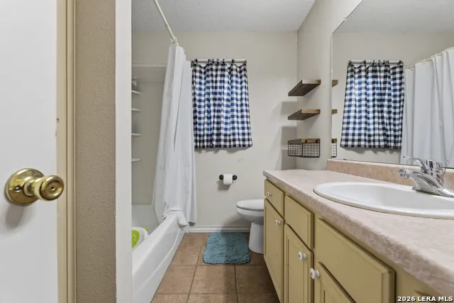 126 WOODLAND DR Pleasanton, TX 78064