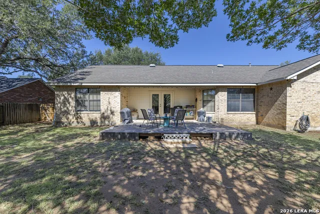 126 WOODLAND DR Pleasanton, TX 78064