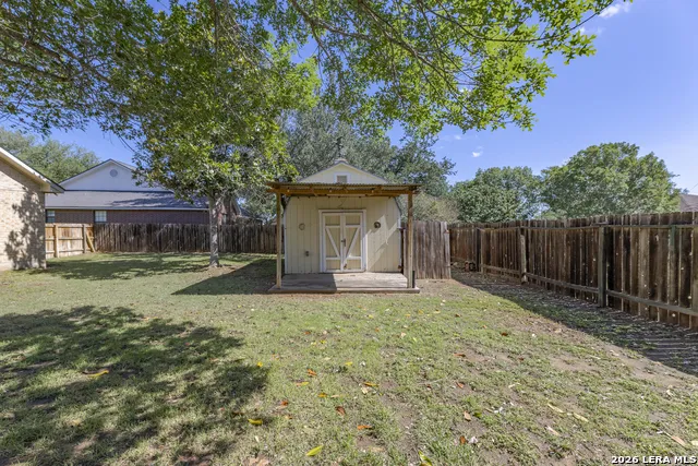 126 WOODLAND DR Pleasanton, TX 78064