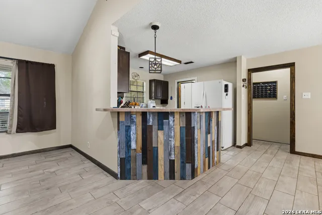 126 WOODLAND DR Pleasanton, TX 78064