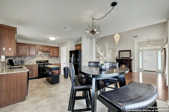 2418 FAYETTE DR New Braunfels, TX 78130