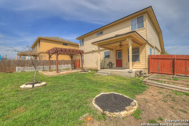 2418 FAYETTE DR New Braunfels, TX 78130