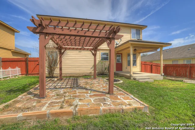 2418 FAYETTE DR New Braunfels, TX 78130