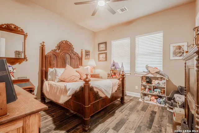 125 Bobcat Bend La Vernia, TX 78121
