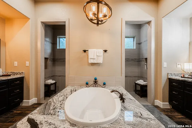125 Bobcat Bend La Vernia, TX 78121