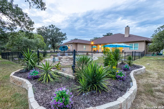 125 Bobcat Bend La Vernia, TX 78121