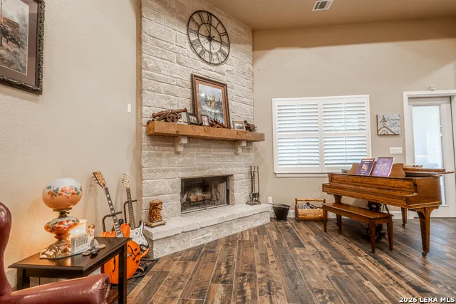 125 Bobcat Bend La Vernia, TX 78121