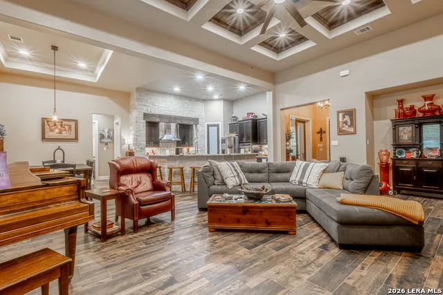 125 Bobcat Bend La Vernia, TX 78121