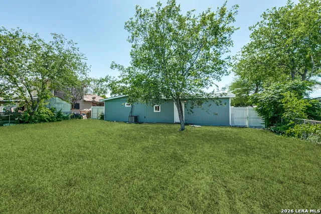 7518 SLEEPY VALLEY DR San Antonio, TX 78242