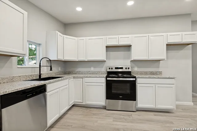 7518 SLEEPY VALLEY DR San Antonio, TX 78242