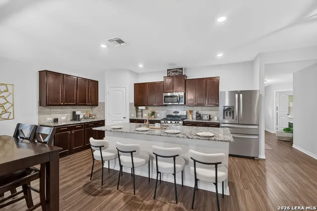 906 Red Crossbill San Antonio, TX 78253
