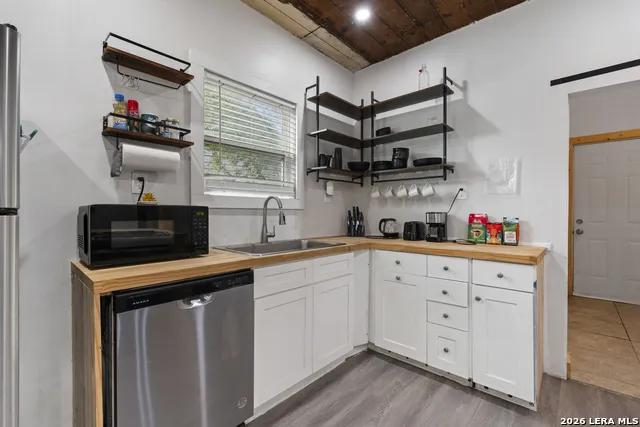 1311 W French Pl San Antonio, TX 78201