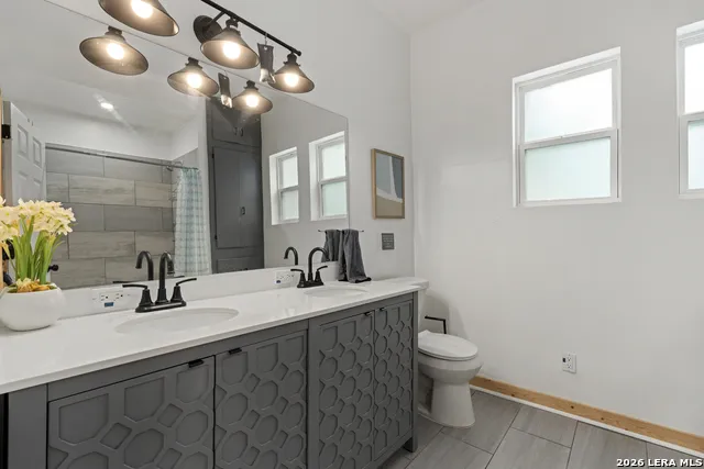 1311 W French Pl San Antonio, TX 78201