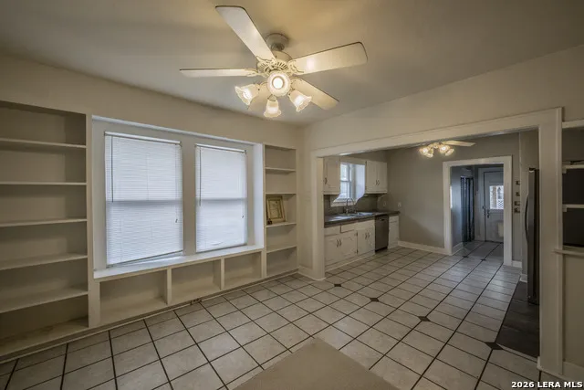 301 FURR DR San Antonio, TX 78201