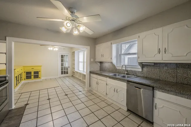 301 FURR DR San Antonio, TX 78201
